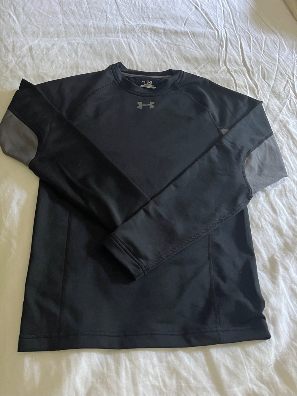 Under Armour woman’s Black Performance Long-Sleeve Shirt